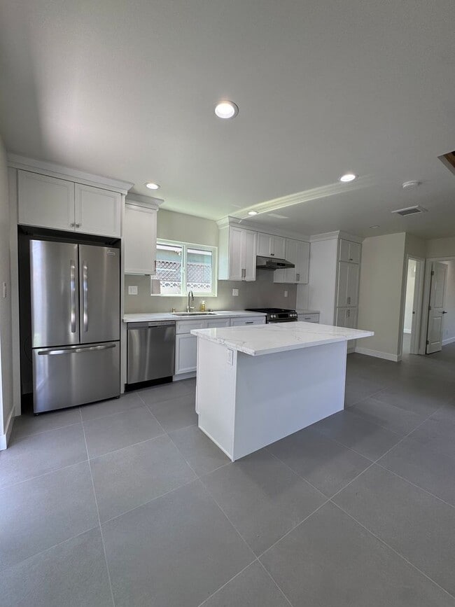 Photo - 1005 N Grand St