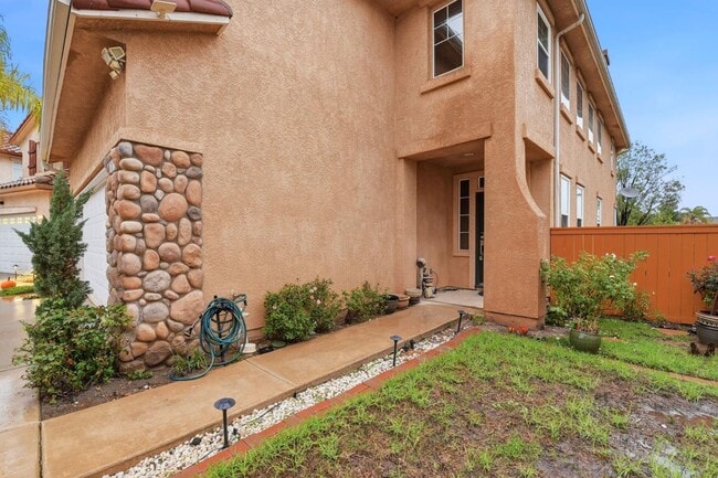 Photo - 125 Macademia Ln