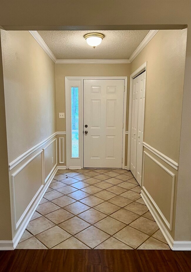 Photo - 8653 Oak Forest Trail