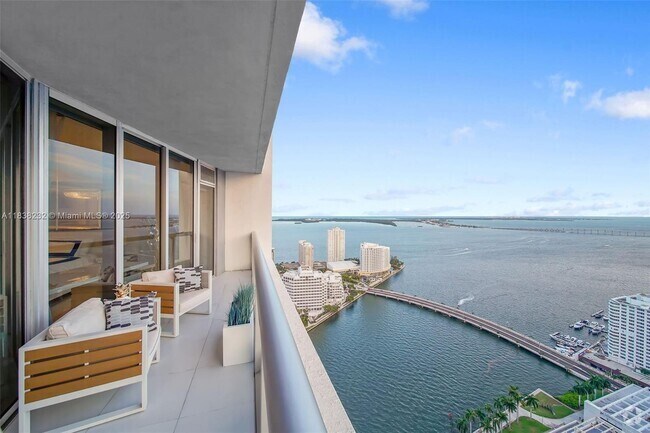 Building Photo - 495 Brickell Ave Unit 4209 Rental