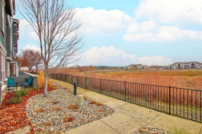 Beautiful Townhome in Rocklin! - Beautiful Townhome in Rocklin!