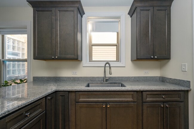 Photo - 5501 W School St Unit 1C