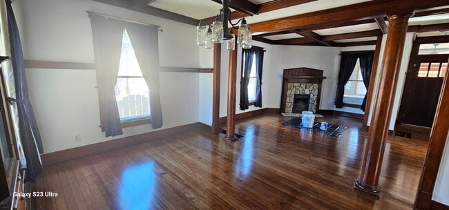 Photo - 705 State St