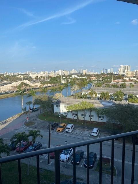 Building Photo - 16450 Miami Dr Unit 704