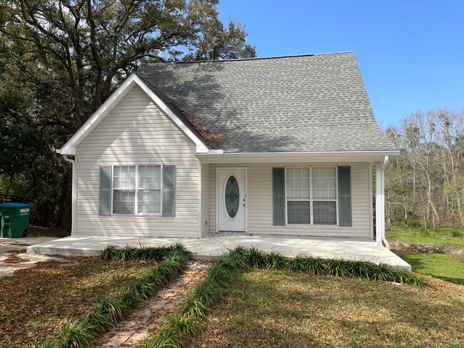 Building Photo - 13 Fleetwood Pl Rental
