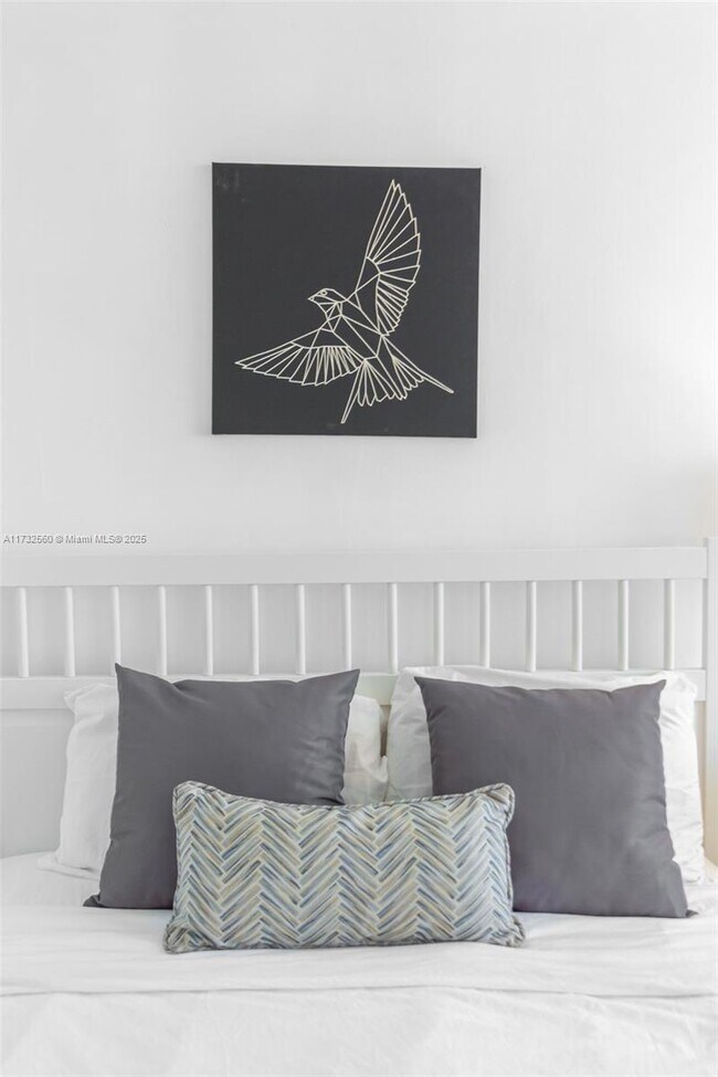 Photo - 5445 Collins Ave Unidad 1633