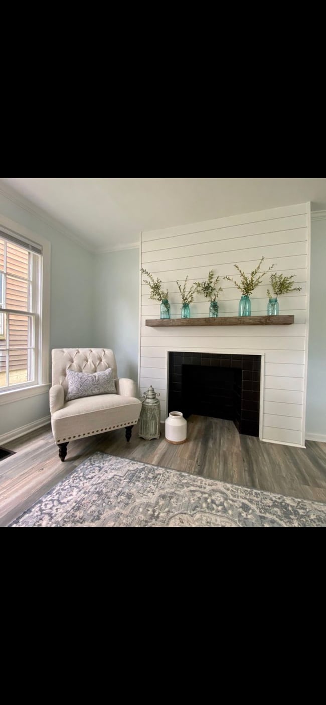 Photo - 227 Green Oak Dr