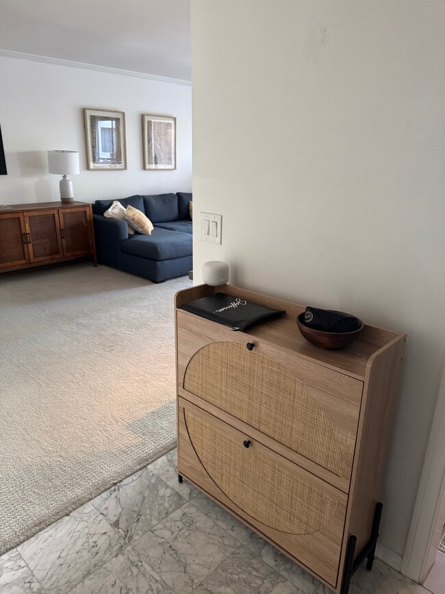 Entry - 836 S Bundy Dr Unit 303