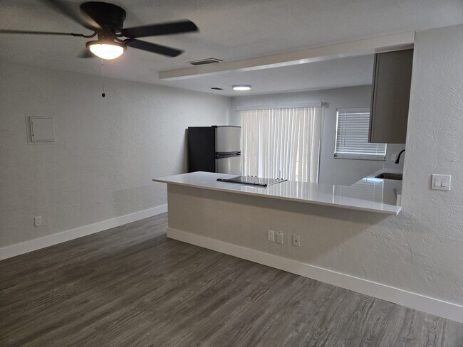 Photo - 266 Diamond St Unidad B