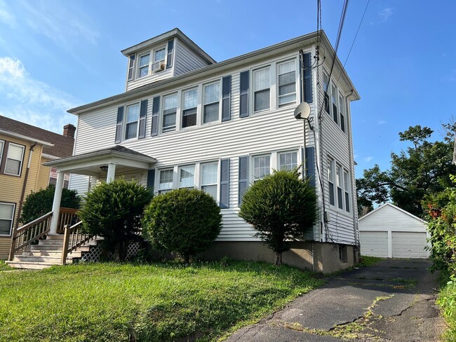 Photo - 102 Thomaston St