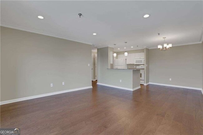 Photo - 300 Johnson Ferry Rd Unidad B902