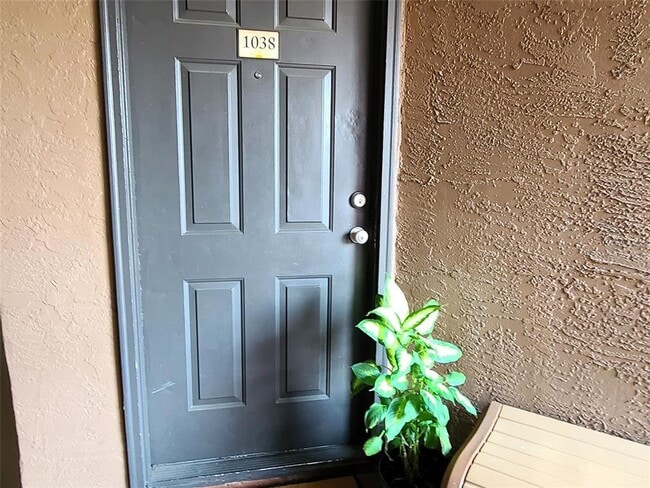 Building Photo - 4630 Commander Dr Unit 1038