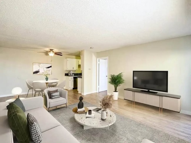 Photo - 7301 Florence Ave Unidad 101