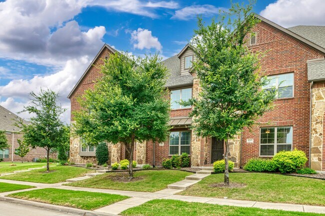 Photo - Beautiful 3 Bedroom Luxury Townhome, MCKIN...