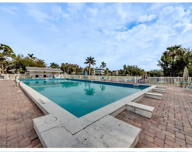 Building Photo - 1521 Tropic Terrace Unit 1521 Rental