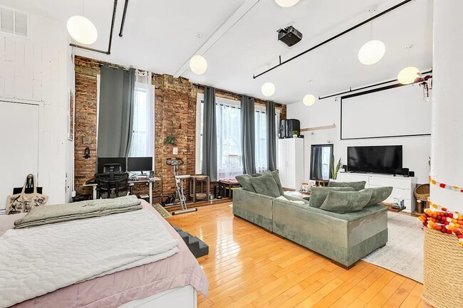 Photo - 308 Graham Ave