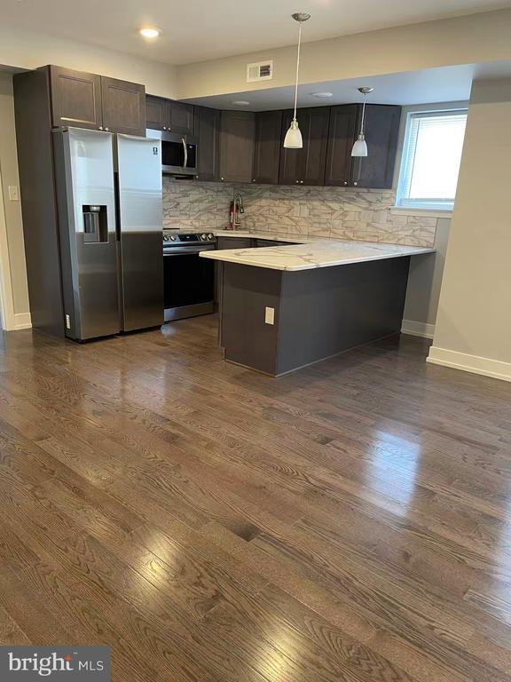 Building Photo - 1505 Parrish St Unit B Rental