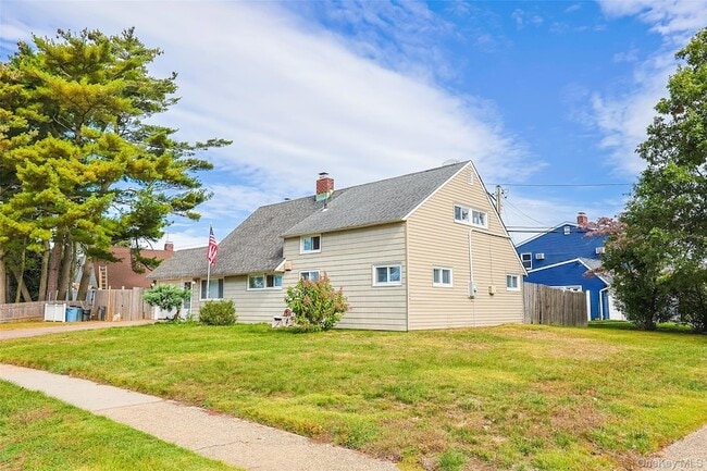 Photo - 201 Sprucewood Dr