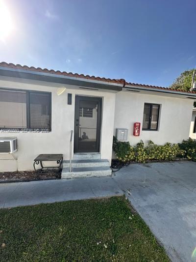 Building Photo - 911 80th St