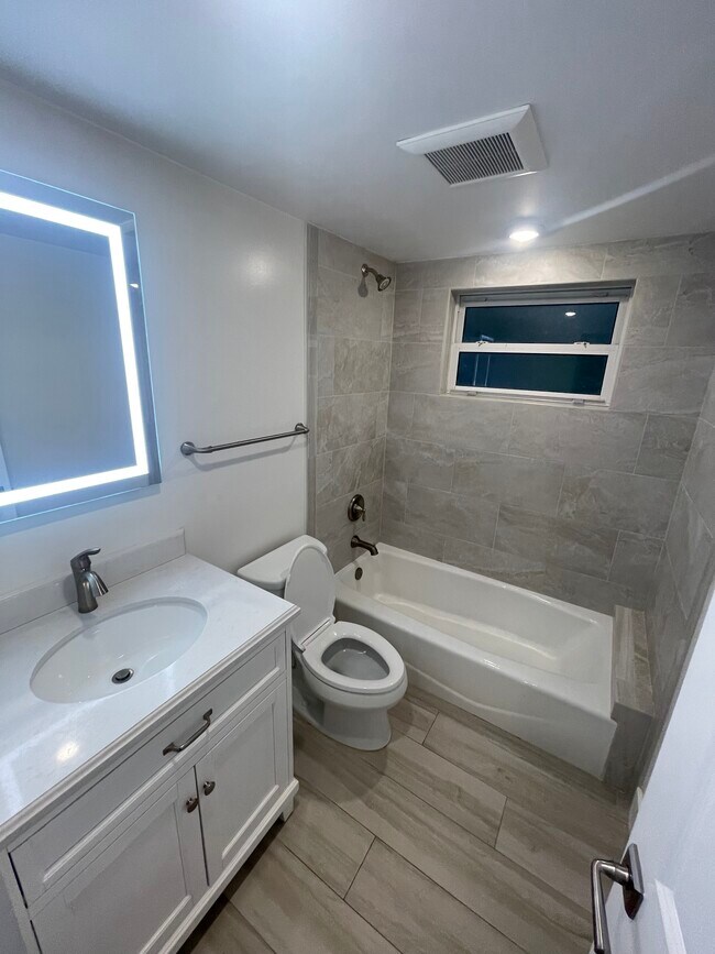 Photo - 127 Monroe Dr Unidad 1