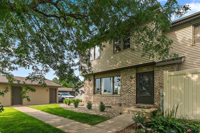 Photo - 772 Lake Rd