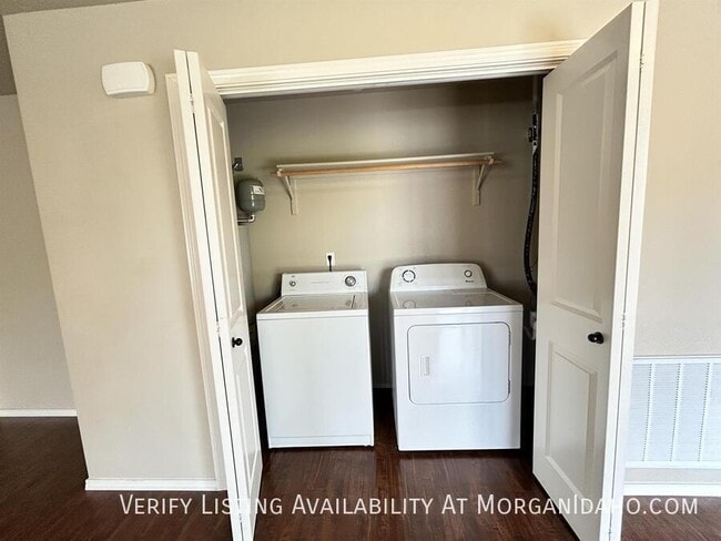 Photo - 11862 W Fairview Ave Unidad 102