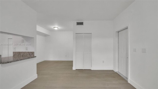 Photo - 2421 NW 96th Terrace Unidad 20I