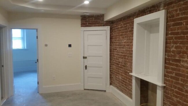 Photo - Nicely updated ground level 1 bed with in-unit laundry near the Green Line.