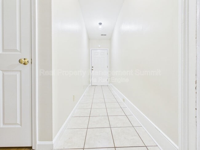 Photo - 402 N Market St Unit Apartment A1