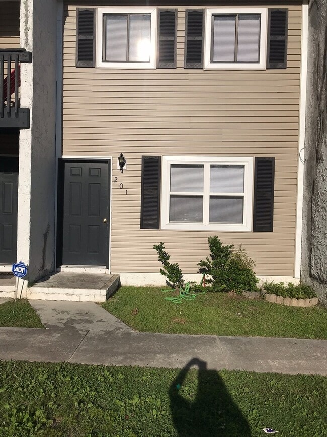 Photo - 401 Golf Rd