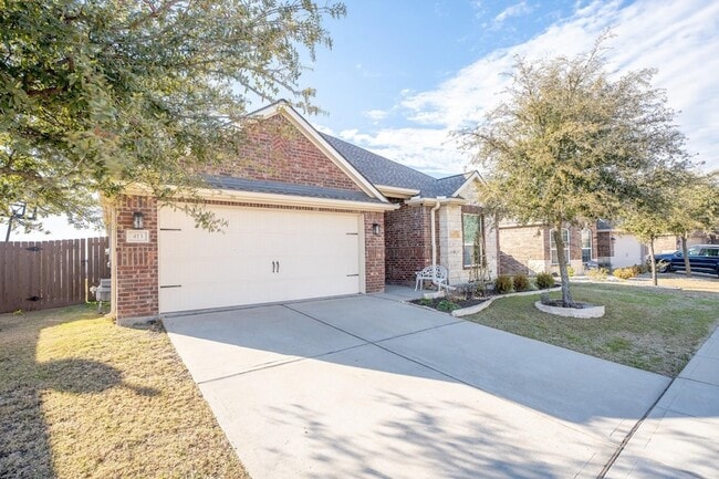 Photo - 413 Lipizzan Ln