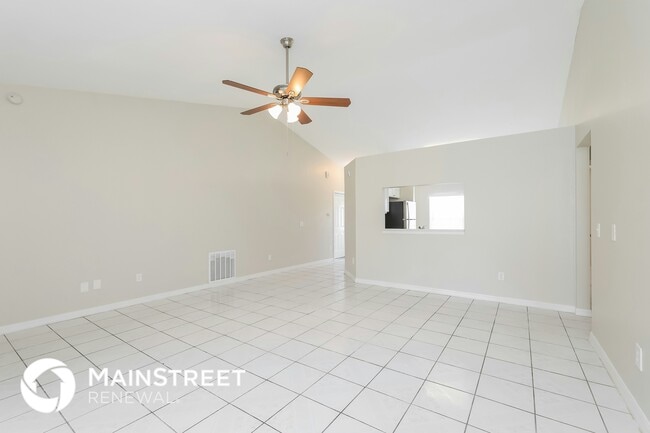 Photo - 807 Savona Pl