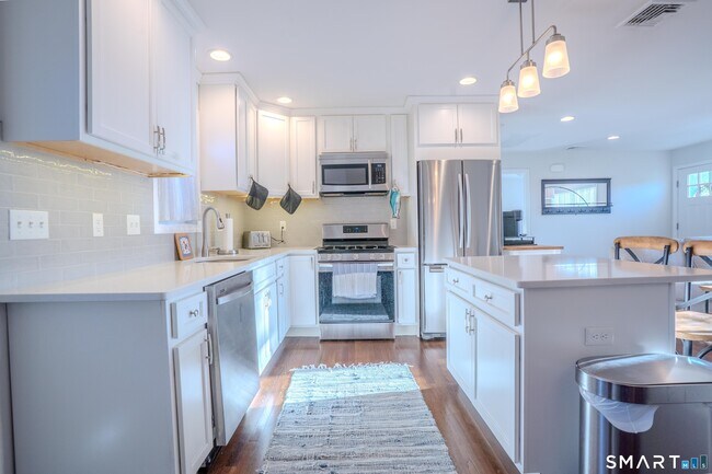 Photo - 348 Buckingham Ave