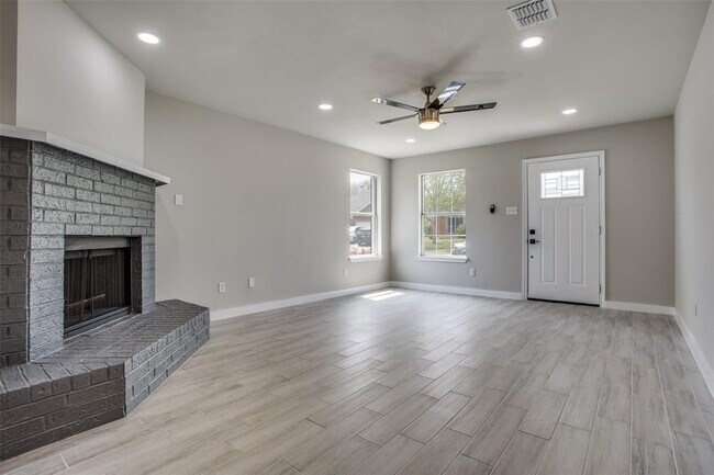 Photo - 517 Dusty Leather Ct