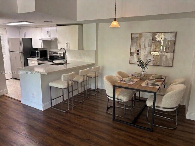 10757 Cleary Blvd Unidad 307