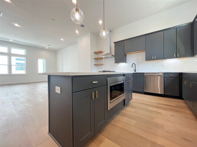 Photo - 326 Eastwood St