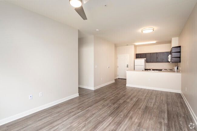 1HAB, 1BA, 746 ft²