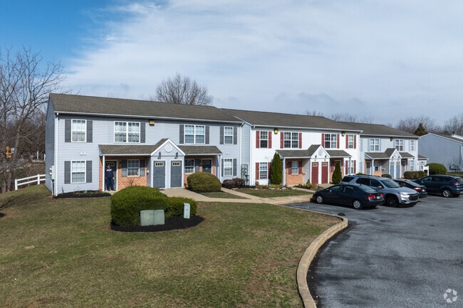 Pennwick Terrace Apartments & Townhomes