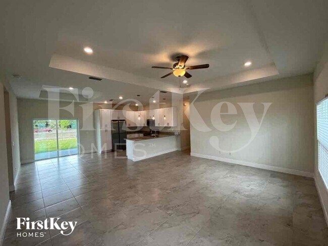 Photo - 633 NW 28th St