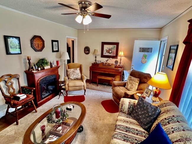 Photo - 1005 Kalmia St