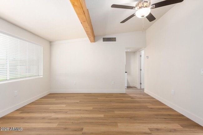 Photo - 6049 W Laurie Ln Unidad Apt 7