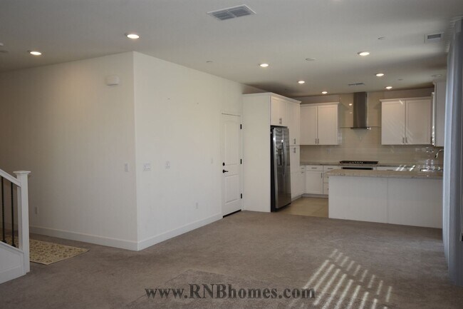 Photo - 3278 Sidney Way