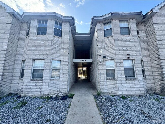 Building Photo - 9 Oasis Dr Unit 307