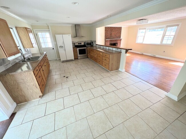 115 Beverly Hills Cir