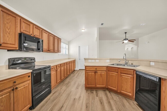 Photo - 2005 Ridgeview Ct