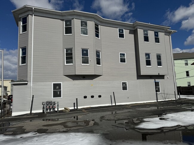 Photo - 27 Camp St Apartment Unit 1