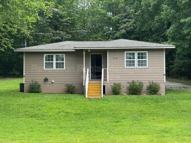 Photo - 918 Poplar Rd House