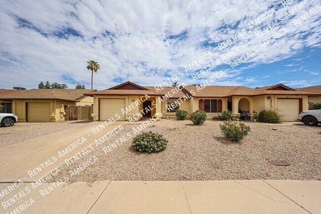 Photo - 2842 E Irwin Ave