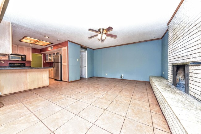 Photo - 8512 Shaver Dr
