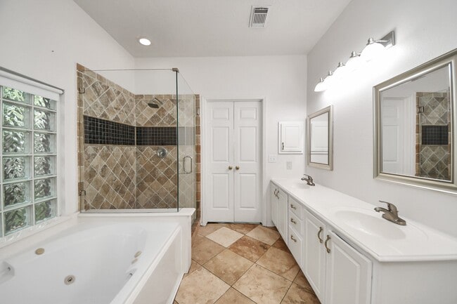 Photo - 20510 Pioneer Bend Ct